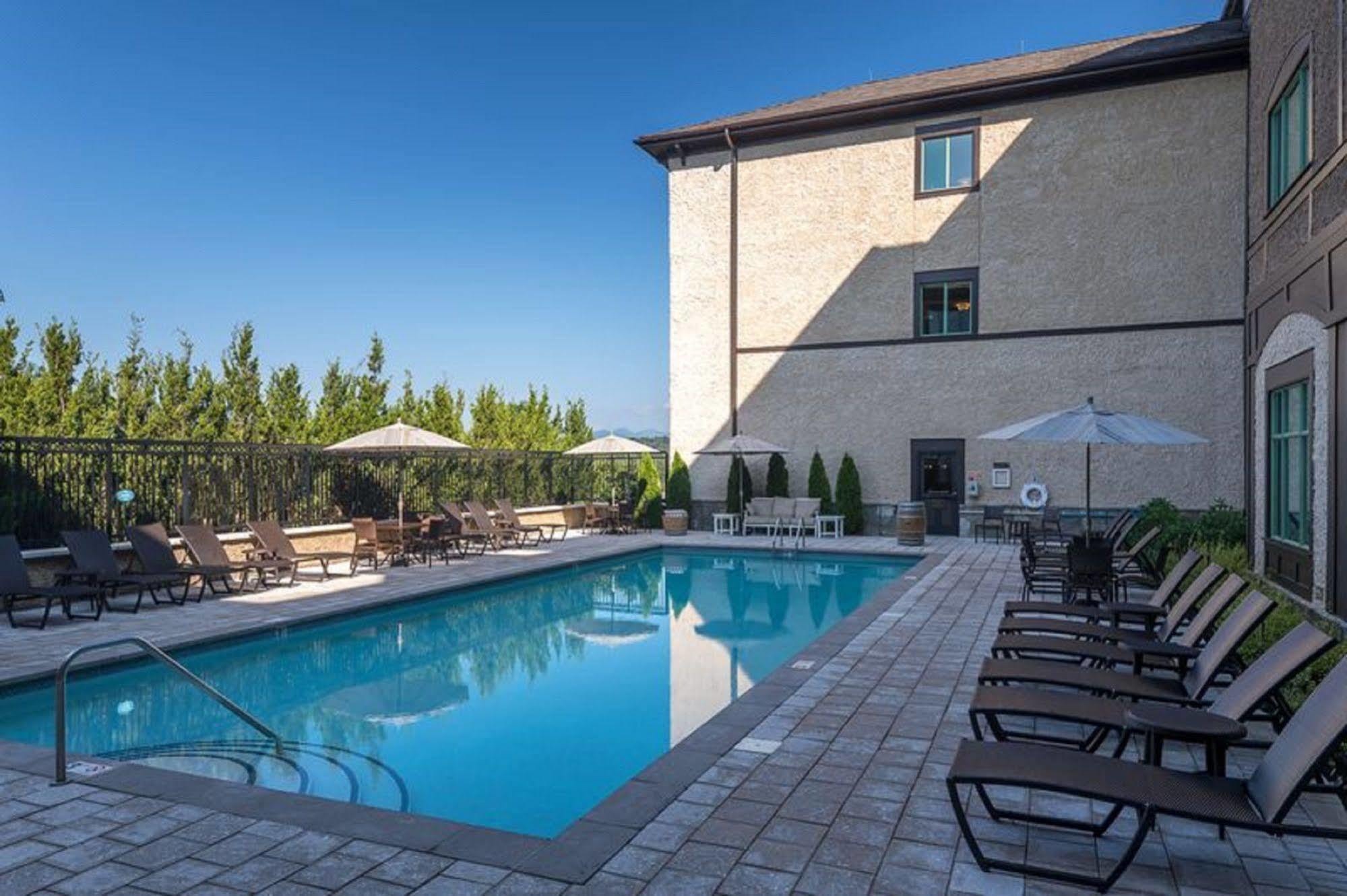 Village Hotel On Biltmore Estate Эшвилл Экстерьер фото